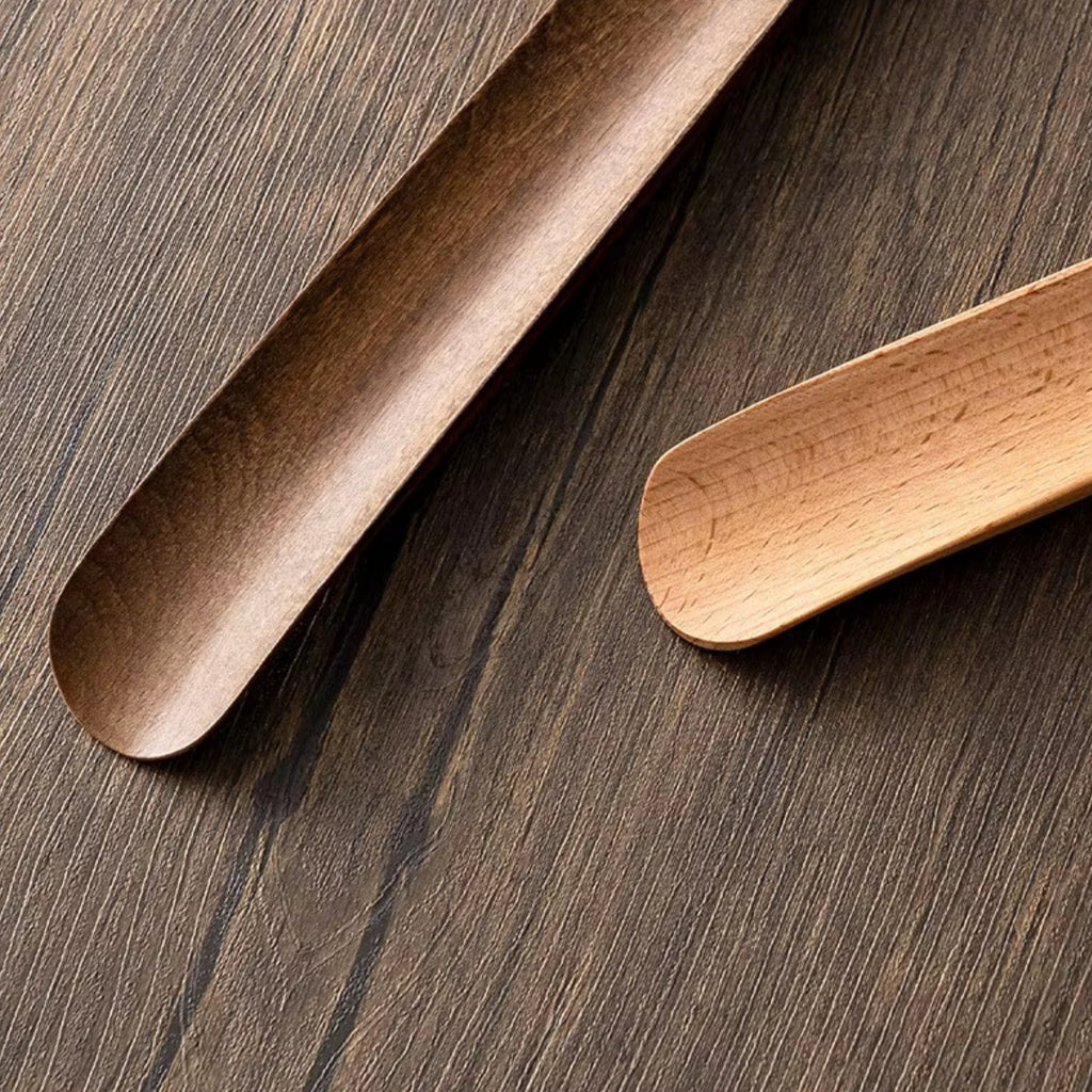 Premium Wooden Shoe Horn with Magnetic Holder – Long Beech Wood Shoe Horn 55 cm